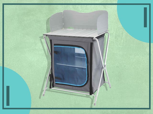 <p>The unit includes a windbreak and mesh doors to keep your food ventilated  </p>